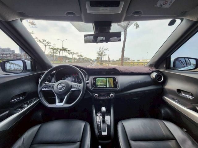 NISSAN KICKS 五門掀背車 跨界小休旅 I-KEY免鑰匙 一鍵啟動 定速系統 環景系統 盲點偵測 循跡防滑  第3張相片