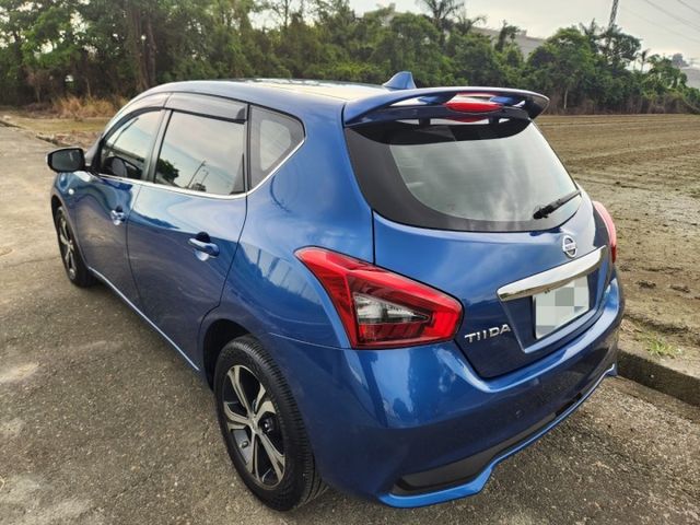 NISSAN I-TIIDA 五門掀背車 魔術大空間 舒適座椅 五門小車 都會小車 I-KEY免鑰匙 一鍵啟動  第2張相片