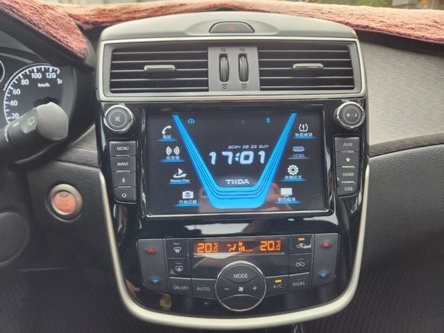 NISSAN I-TIIDA 五門掀背車 魔術大空間 舒適座椅 五門小車 都會小車 I-KEY免鑰匙 一鍵啟動  第8張相片