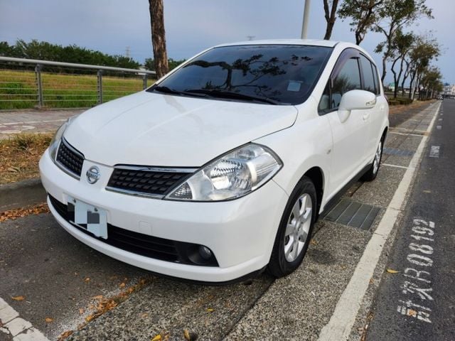 NISSAN TIIDA 便宜代步車 五門掀背車 恆溫空調 五門小車 都會小車 新手 買菜 通勤  第1張相片
