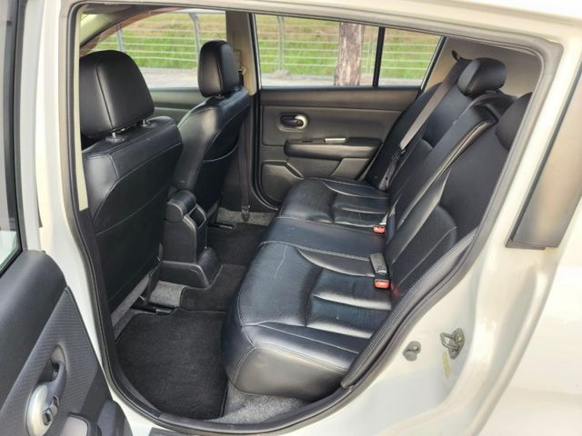 NISSAN TIIDA 便宜代步車 五門掀背車 恆溫空調 五門小車 都會小車 新手 買菜 通勤  第4張相片