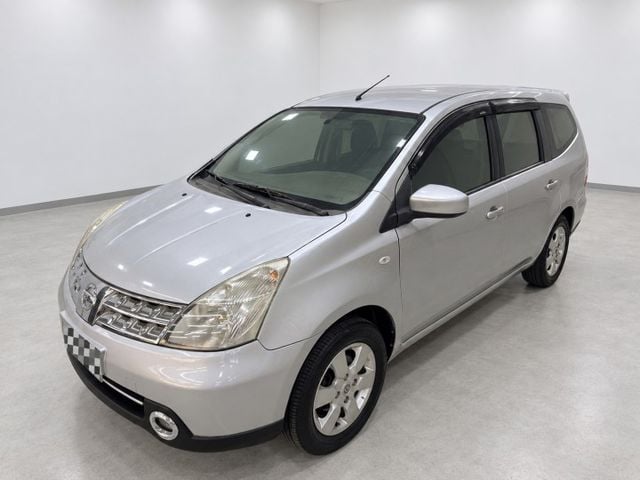 NISSAN GRAND LIVINA 1.8 七人座 I-KEY免鑰匙 恆溫空調 ABS防鎖死 安全氣囊  第2張相片