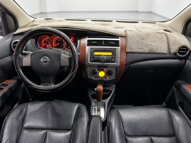 NISSAN GRAND LIVINA 1.8 七人座 I-KEY免鑰匙 恆溫空調 ABS防鎖死 安全氣囊  第6張相片