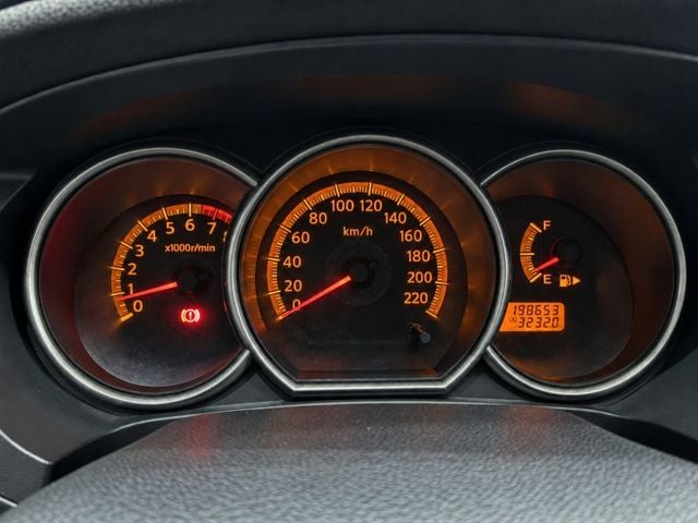 NISSAN GRAND LIVINA 1.8 七人座 I-KEY免鑰匙 恆溫空調 ABS防鎖死 安全氣囊  第11張相片