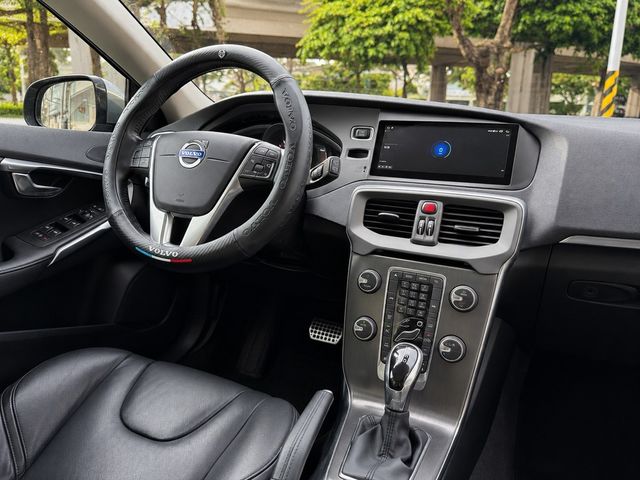 VOLVO富豪 V40  第5張相片
