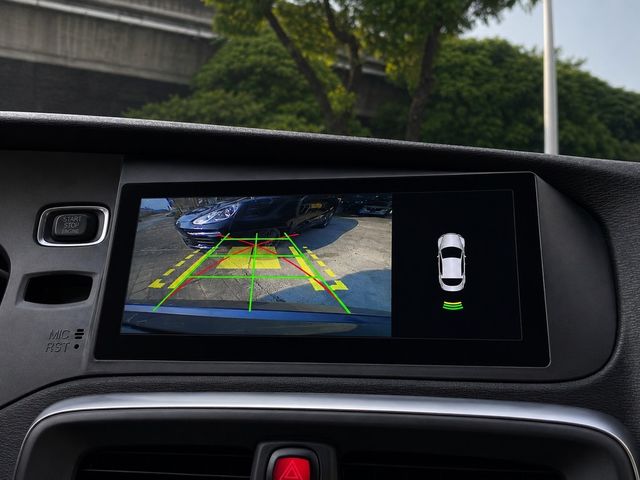 VOLVO富豪 V40  第10張相片