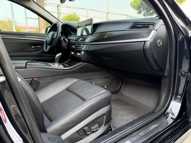 BMW寶馬 520D  第7張相片