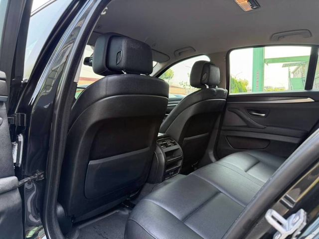 BMW寶馬 520D  第8張相片