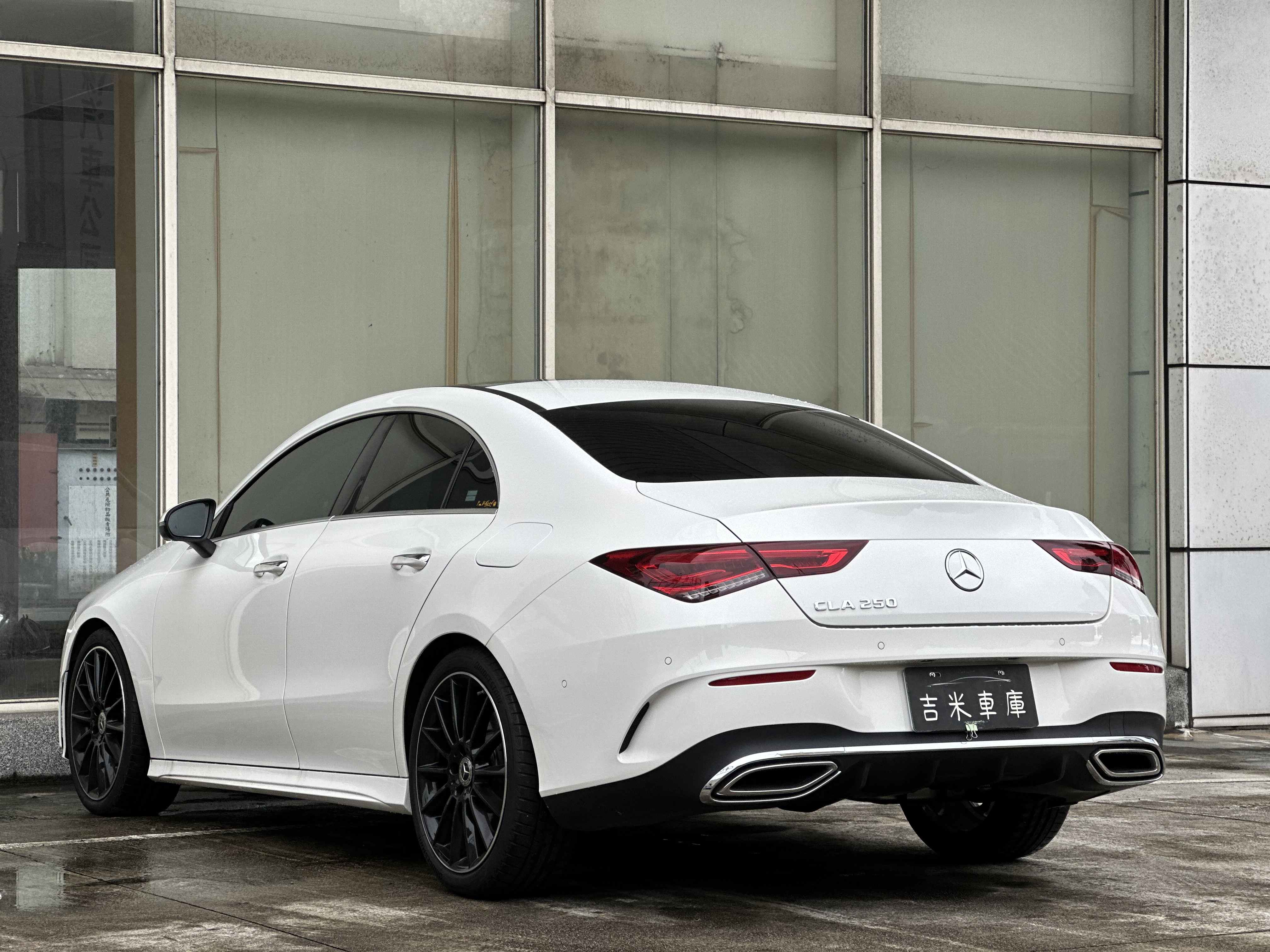 2022 BENZ CLA250 AMG 總代理/原鈑件/里程僅跑一萬五/原廠保養  第4張相片