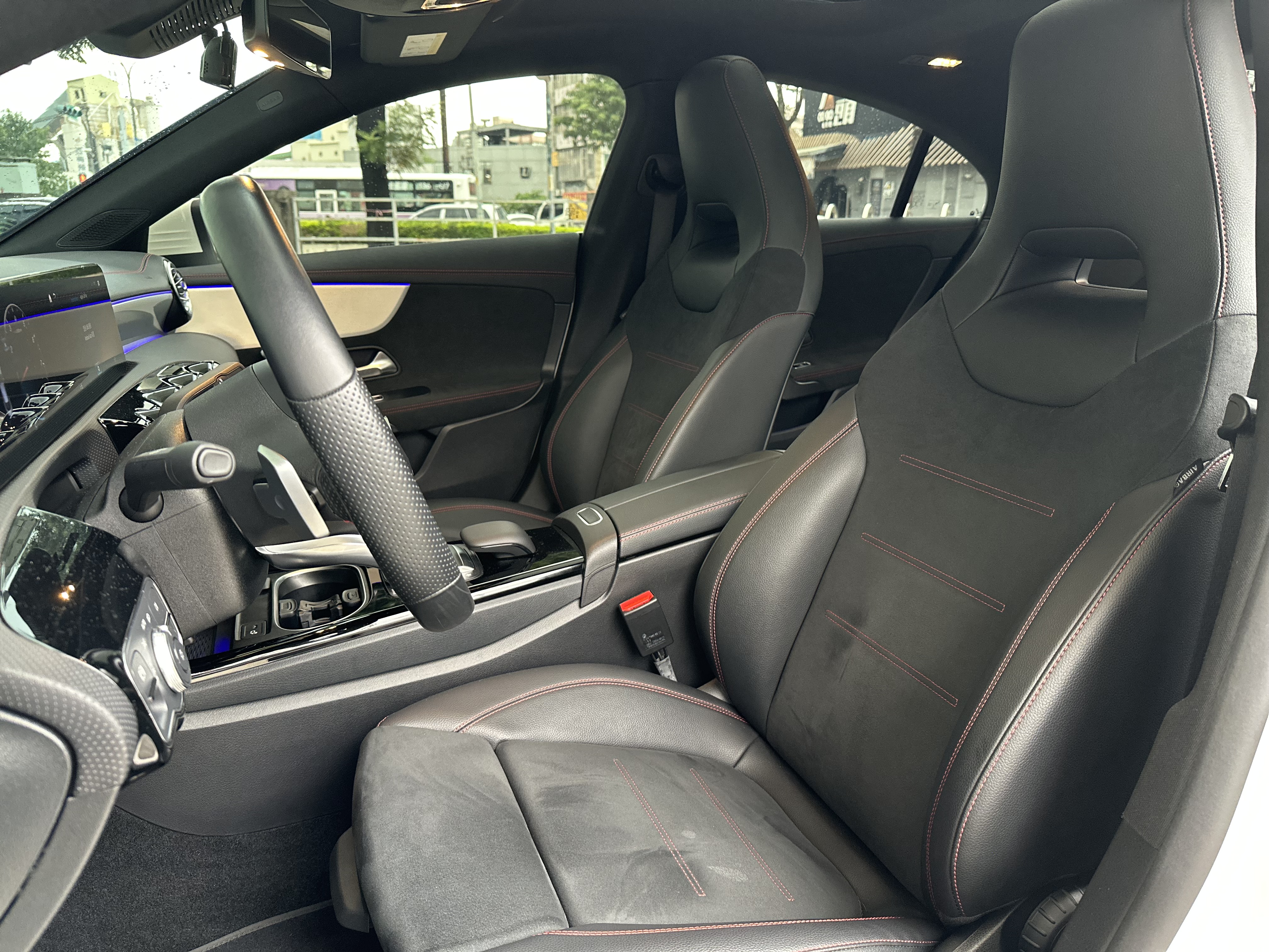 2022 BENZ CLA250 AMG 總代理/原鈑件/里程僅跑一萬五/原廠保養  第6張相片