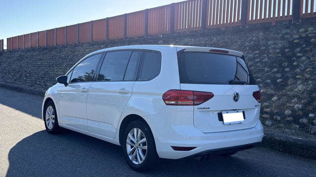 VOLKSWAGEN福斯 TOURAN  第2張相片