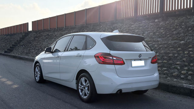 BMW寶馬 218I  第2張相片