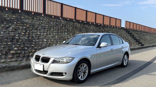 BMW寶馬 320I LCI  第1張相片