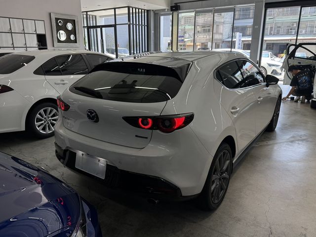MAZDA馬自達 MAZDA 3  第2張相片
