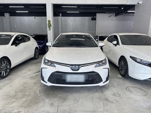 TOYOTA豐田 ALTIS  第1張相片