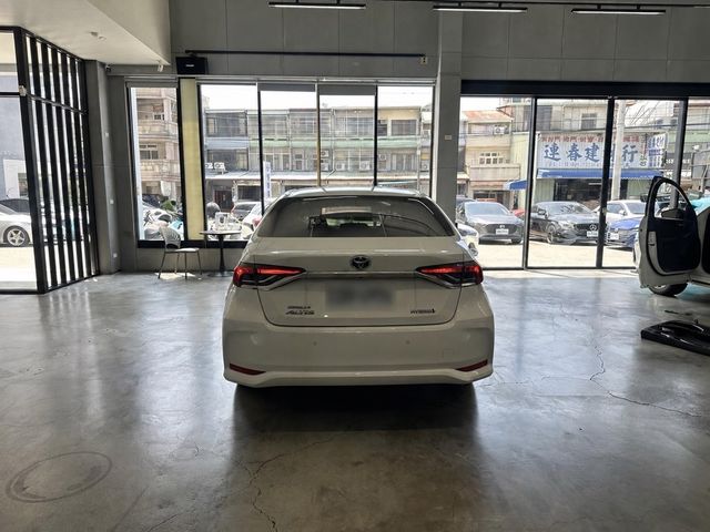 TOYOTA豐田 ALTIS  第2張相片