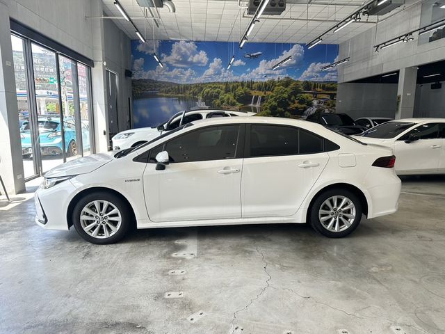 TOYOTA豐田 ALTIS  第4張相片