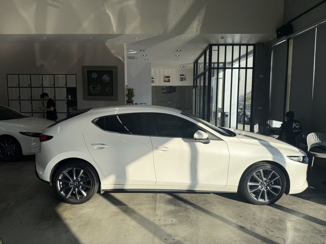 MAZDA馬自達 MAZDA 3  第4張相片