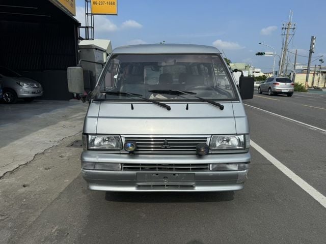SUM模範店認證車 絕無重大事故 里程保證店家 五大保固  第2張相片