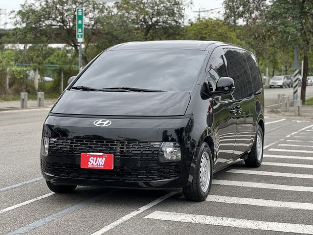 【原版件x認證車】超低里程僅跑2萬 A版9人座 升級安卓機+行車紀錄器+全車包塑膠地板+皮椅 市場上跑少稀有 原廠保固中  第2張相片