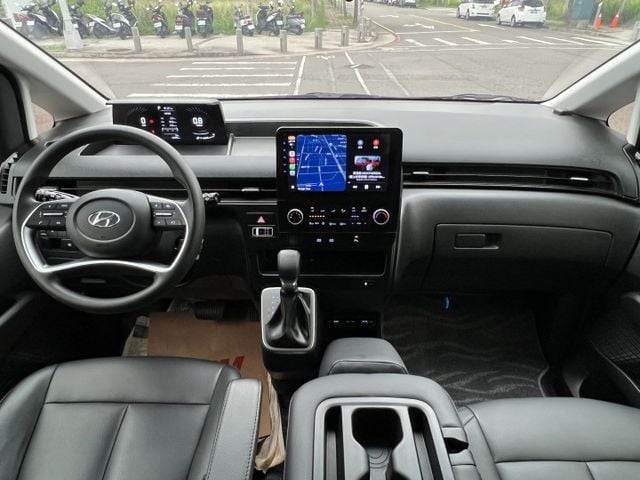 【原版件x認證車】超低里程僅跑2萬 A版9人座 升級安卓機+行車紀錄器+全車包塑膠地板+皮椅 市場上跑少稀有 原廠保固中  第5張相片