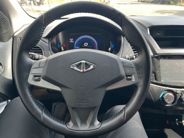 【原鈑件x認證車】稀有旗艦型 定速+快撥 影音 數位儀表 數字胎壓 盲點 後座冷氣 17吋鋁圈 車頂架 SUM五大保固!  第11張相片
