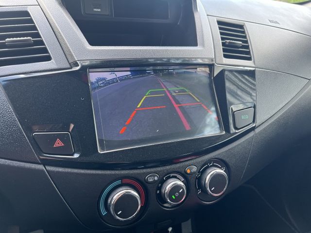 【原鈑件x認證車】稀有旗艦型 定速+快撥 影音 數位儀表 數字胎壓 盲點 後座冷氣 17吋鋁圈 車頂架 SUM五大保固!  第12張相片