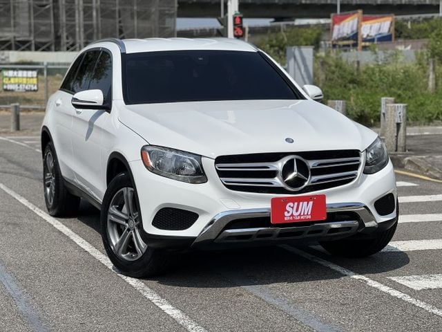 【原鈑件x認證車】挑戰全台最便宜GLC300 241匹 iKEY 記憶電動椅 方向盤快撥+換檔撥片 電尾門 南極星測速  第1張相片