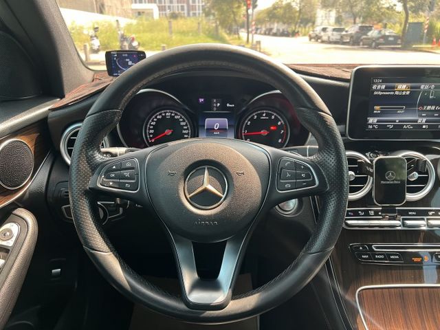 【原鈑件x認證車】挑戰全台最便宜GLC300 241匹 iKEY 記憶電動椅 方向盤快撥+換檔撥片 電尾門 南極星測速  第11張相片