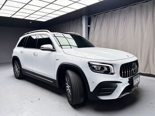 M-BENZ賓士 GLB35 AMG  第3張相片