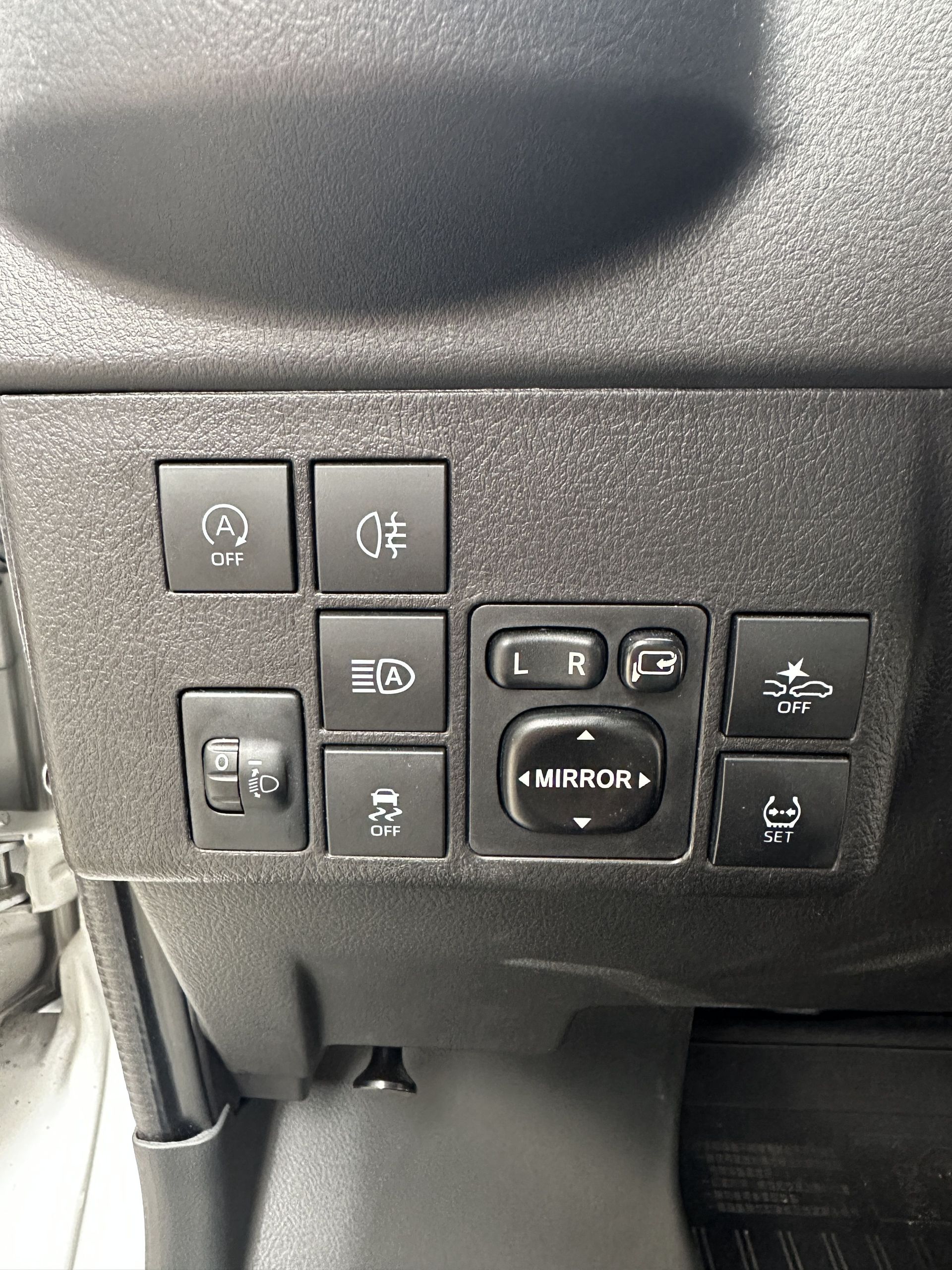 2023 Toyota Town Ace Van TSS 湯A斯 廂式貨車 生意人的賺錢神車 #5人座自排 #僅跑2萬 #一手車 #原廠保固中 請直接來電 ☎ : 0９80-558-999 (訊息回覆較慢)  第8張相片