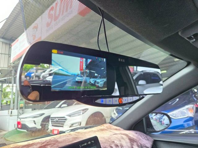 原鈑件 里程保證一年只跑6千公里  認證美車  一手車  IKY  環景攝影  安全有保障 省油省稅金  第15張相片