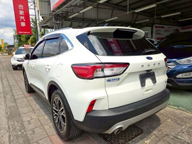 原鈑件 里程保證 認證美車 旗艦版 ACC自動跟車 電尾門 抬頭顯示器 已更換全新安卓機 ~  第4張相片