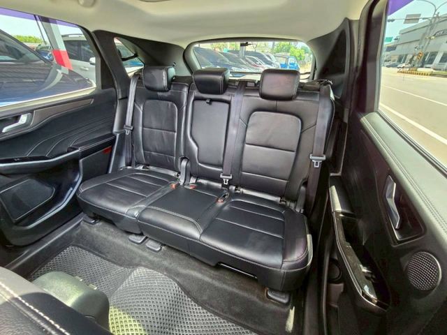 原鈑件 里程保證 認證美車 旗艦版 ACC自動跟車 電尾門 抬頭顯示器 已更換全新安卓機 ~  第9張相片