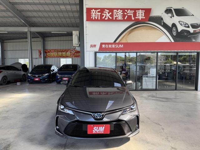 油電 ~ 僅跑六萬多 !  免KEY、定速、盲點偵測、ACC、車偏、煞停、恆溫空調、TCS防滑、胎壓監控 !  第1張相片