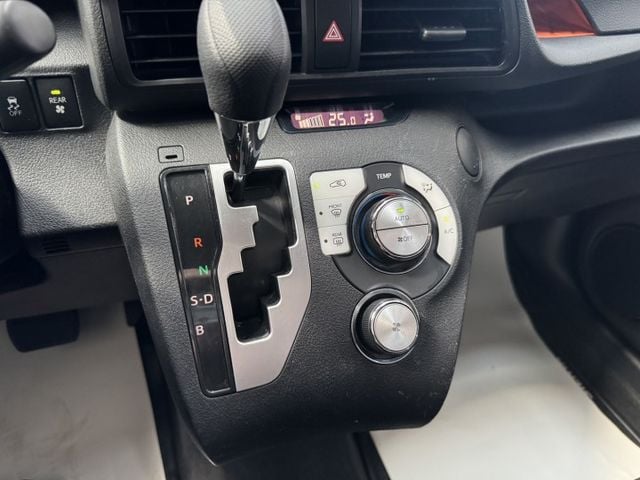七人座 ~ 免KEY、定速、大螢幕安卓機、恆溫空調、TCS防滑、胎壓監控、後座出風口、後座分離傾倒 !  第9張相片