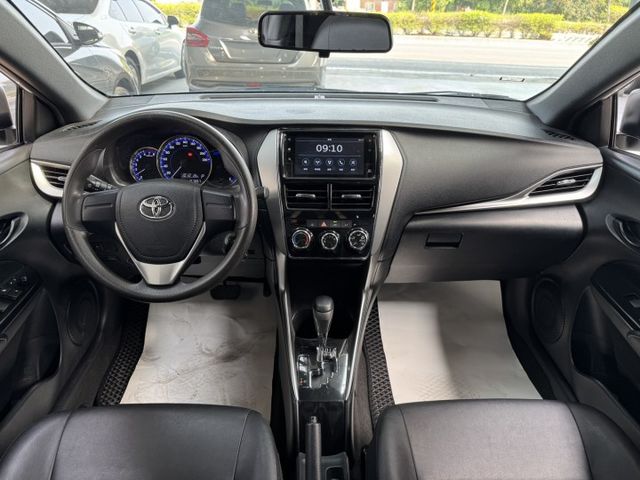 網友專屬優惠實施中 ~ TCS防滑、胎壓監控、倒車顯影、光感應頭燈、ISOFIX、後座分離傾倒 !  第4張相片