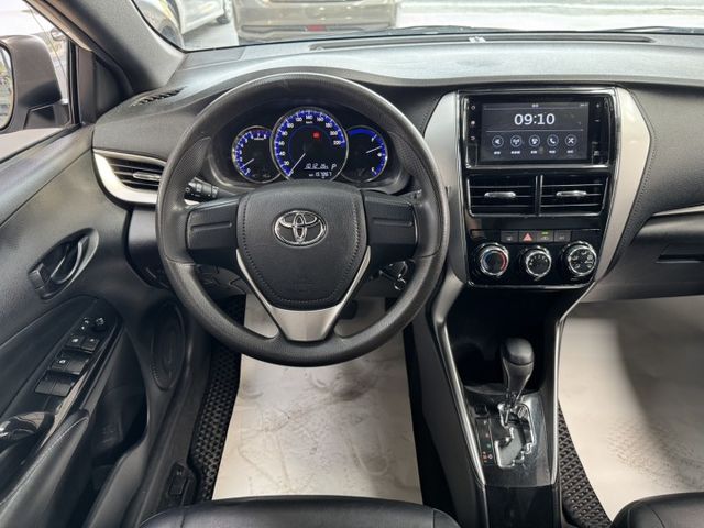 網友專屬優惠實施中 ~ TCS防滑、胎壓監控、倒車顯影、光感應頭燈、ISOFIX、後座分離傾倒 !  第5張相片