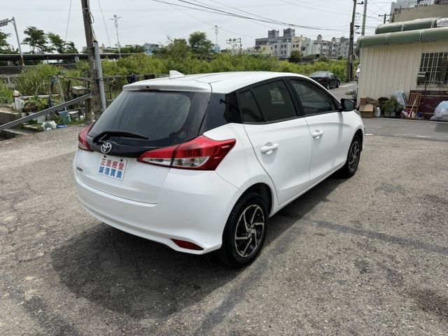 2021 YARIS 熱門掀背小車 / 省油省稅金/  經典版 / 可車換車 / 全額貸款  第13張相片