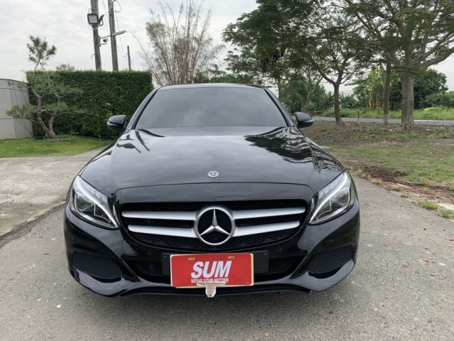 2017/18年式 C250 認證優質車 升級AMG鋁圈/定速/導航/電動椅含加熱/天窗/油水路已處理/內外棉  第2張相片