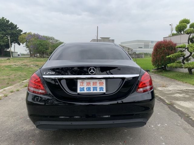 2017/18年式 C250 認證優質車 升級AMG鋁圈/定速/導航/電動椅含加熱/天窗/油水路已處理/內外棉  第4張相片