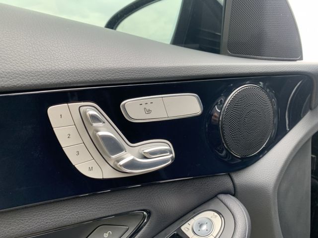 2017/18年式 C250 認證優質車 升級AMG鋁圈/定速/導航/電動椅含加熱/天窗/油水路已處理/內外棉  第9張相片