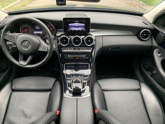 2017/18年式 C250 認證優質車 升級AMG鋁圈/定速/導航/電動椅含加熱/天窗/油水路已處理/內外棉  第10張相片