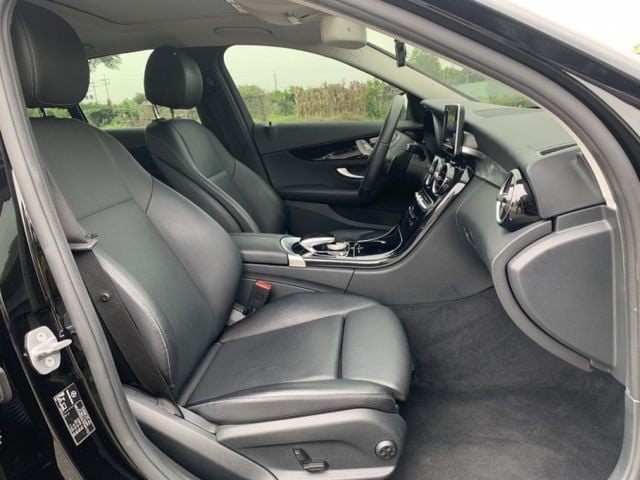 2017/18年式 C250 認證優質車 升級AMG鋁圈/定速/導航/電動椅含加熱/天窗/油水路已處理/內外棉  第12張相片