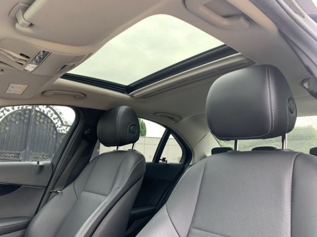 2017/18年式 C250 認證優質車 升級AMG鋁圈/定速/導航/電動椅含加熱/天窗/油水路已處理/內外棉  第18張相片
