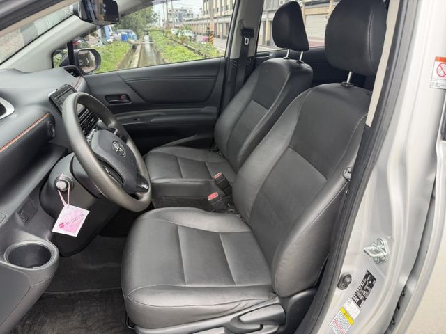 2022 SIENTA 原廠保養/摸們/IK免鑰駛/車況優良/椅背可往前收納/超級大空間/露營載人載貨超實用  第9張相片