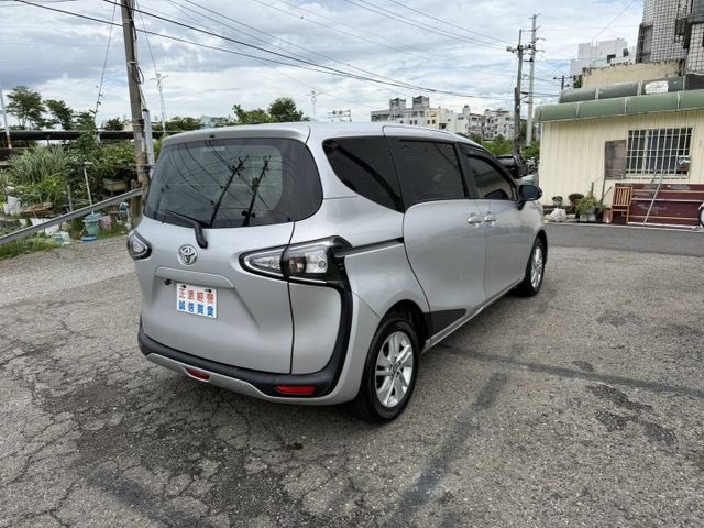 2022 SIENTA 原廠保養/摸們/IK免鑰駛/車況優良/椅背可往前收納/超級大空間/露營載人載貨超實用  第17張相片