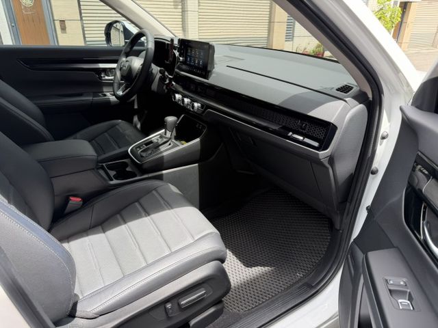 2024 CRV S版 認證車/ACC跟車/車道維持/盲點/摸們/IK/加裝手機架/電動尾門/可全貸/車換車  第13張相片