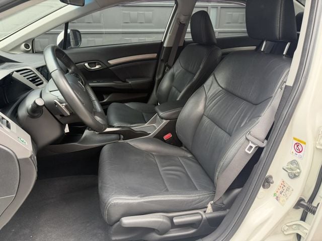 2013年 9代 VTI-S 定速/恆溫/升級安卓機/無線CarPlay/換檔撥片/車況優質/可全額貸款/歡迎試乘  第9張相片