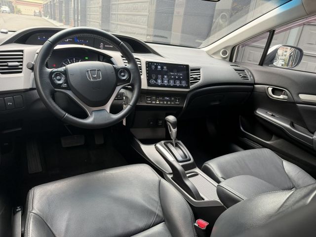 2013年 9代 VTI-S 定速/恆溫/升級安卓機/無線CarPlay/換檔撥片/車況優質/可全額貸款/歡迎試乘  第12張相片